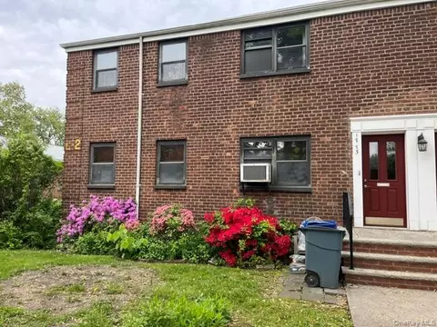 17-73 166th St #3-35, Whitestone, NY 11357