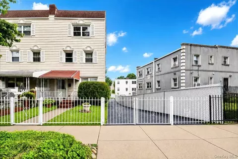 2810 Harding Ave, New York, NY 10465