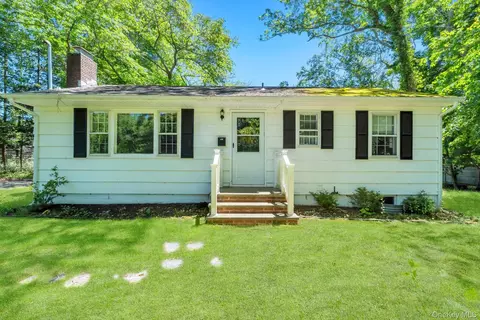 64 Cove Hollow Rd, East Hampton, NY 11937