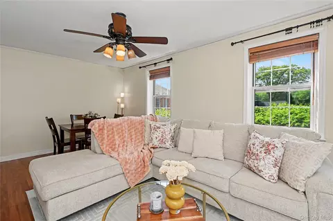 1815 Palmer Ave #2L, Larchmont, NY 10538