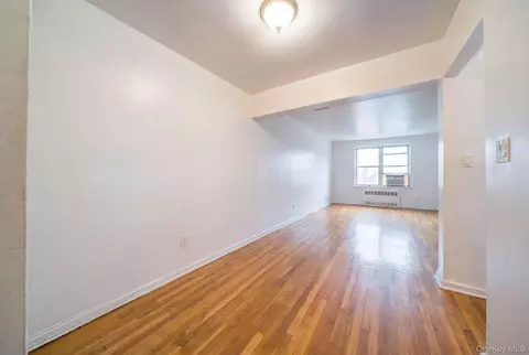84-01 Main St #618, Jamaica, NY 11435
