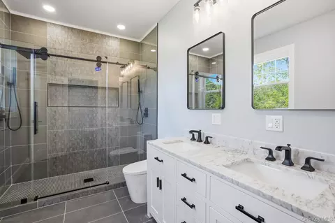 Bath - 4 Corine Dr, Poughkeepsie, NY 12601 photo 2 of 4