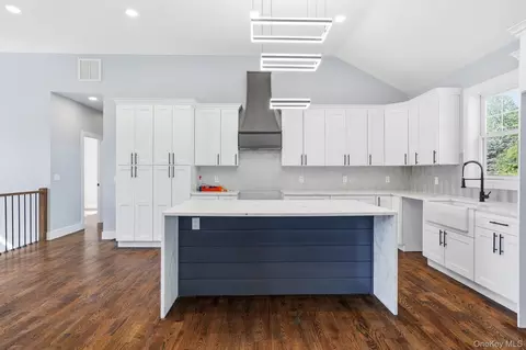 Entry Way - 4 Corine Dr, Poughkeepsie, NY 12601 photo 1 of 1