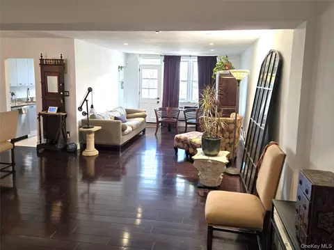 210 E Broadway #1H, Long Beach, NY 11561