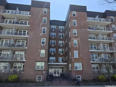 210 E Broadway #1H, Long Beach, NY 11561