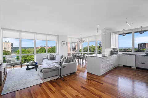 640 W 237th St #9C, Bronx, NY 10463