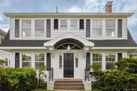 2 Jenkins Pkwy #4, Hudson, NY 12534