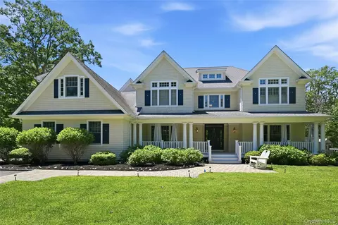 1330 Ridge Rd, Syosset, NY 11791