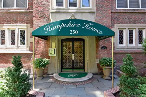 250 Bronxville Rd #3I, Yonkers, NY 10708