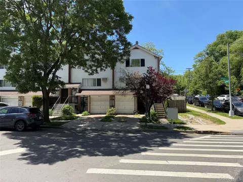 3683 Boller Ave, New York, NY 10466