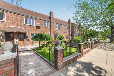 6037 69th Pl, New York, NY 11378