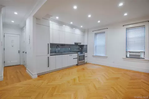 24-51 38th St #A4, New York, NY 11103