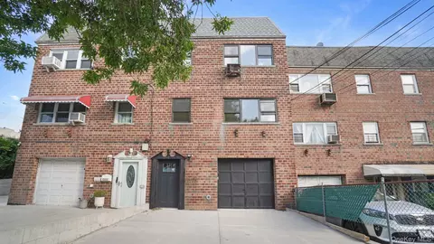 2864 Bruckner Blvd, New York, NY 10465