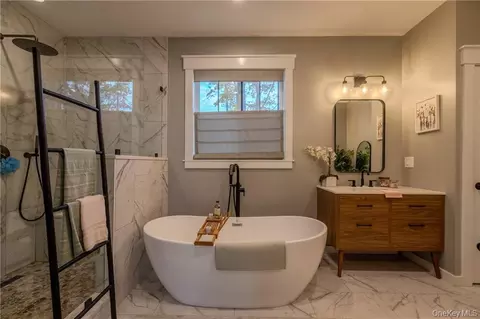 Bath - 9 Shadow Ct, Wappinger, NY 12590 photo 2 of 2