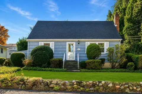 12 Violet Rd, Bayville, NY 11709