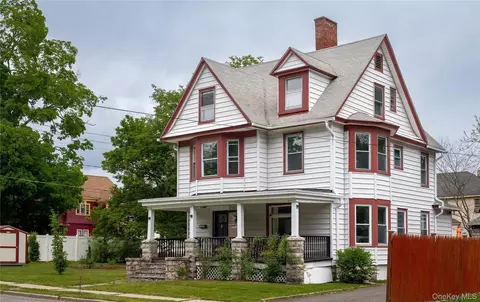 38 Warren St, Ellenville, NY 12428