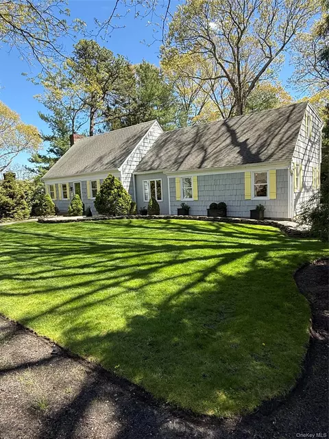 7 Francis St, Wading River, NY 11792