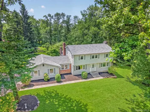 3 Lalli Dr, Katonah, NY 10536
