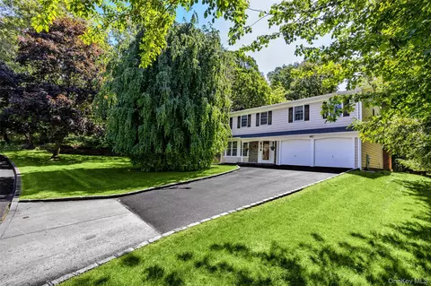 22 Partridge Ct, Miller Place, NY 11764