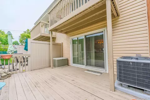 Exterior - 2355 Pershing Blvd #704, Baldwin, NY 11510 photo 4 of 5
