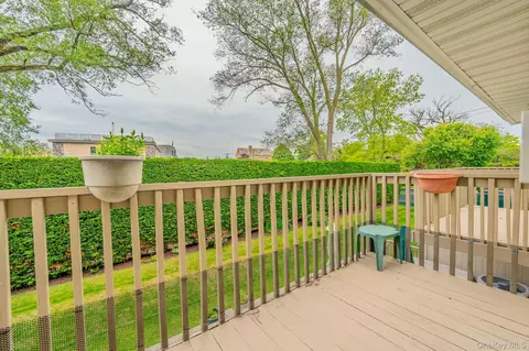 Exterior - 2355 Pershing Blvd #704, Baldwin, NY 11510 photo 5 of 5