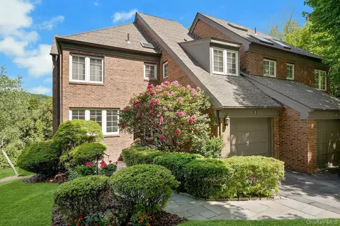 5 Mill Ct, Greenburgh, NY 10502