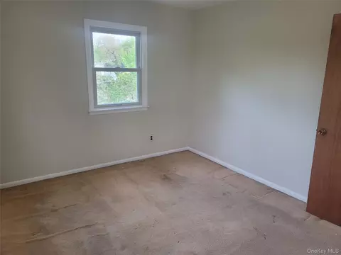 Bedroom - 8 Cornell Rd, Brookhaven, NY 11772 photo 6 of 7