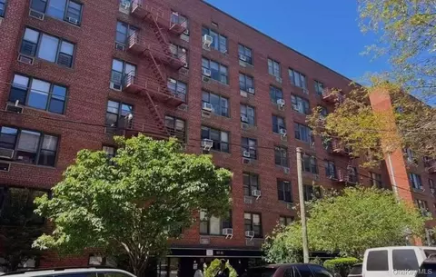 83-45 Vietor Ave #5R, Elmhurst, NY 11373