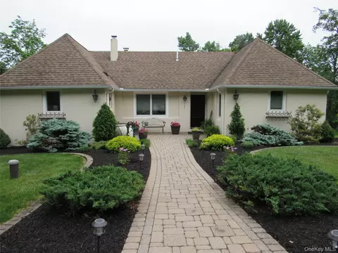 107 Pine Hill Rd, Chester, NY 10918