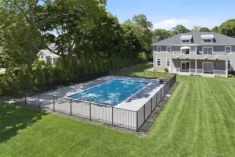 19 Montauk Hwy #9, Westhampton, NY 11977
