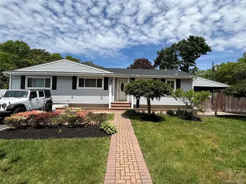193 Plunkett St, Brentwood, NY 11717