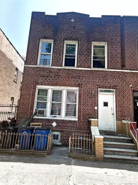 1054 Longfellow Ave, New York, NY 10459