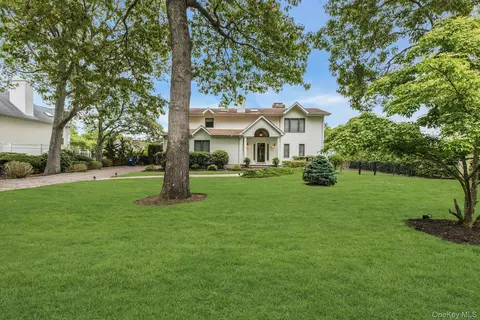 6 Mill Pond Rd, Hampton Bays, NY 11946