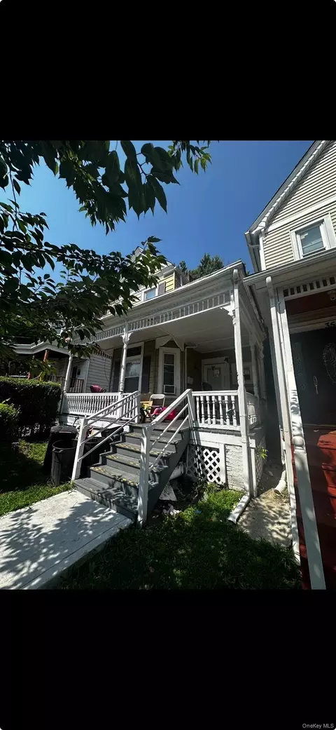 37 Liberty St, Newburgh, NY 12550