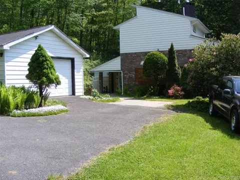 212 Old Dutch Hollow Rd, Monroe, NY 10950