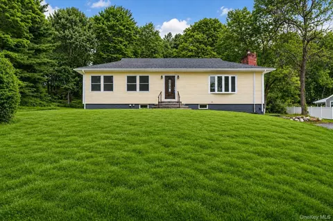 80 N Cross Rd, La Grange, NY 12540