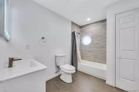 Bath - 79 Traction Blvd # C, Patchogue, NY 11772 photo 2 of 2