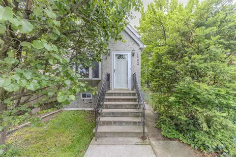2802 Miles Ave, New York, NY 10465