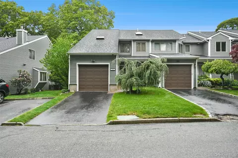 76 Jeremy Cir, Nesconset, NY 11767