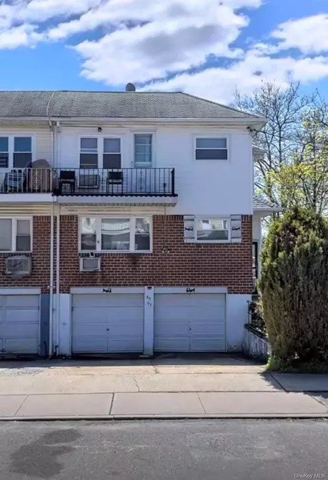 83-02 149th Ave, New York, NY 11414