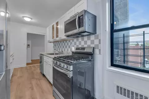 Kitchen - 40 E 43rd St #3B, Brooklyn, NY 11203 photo 1 of 2