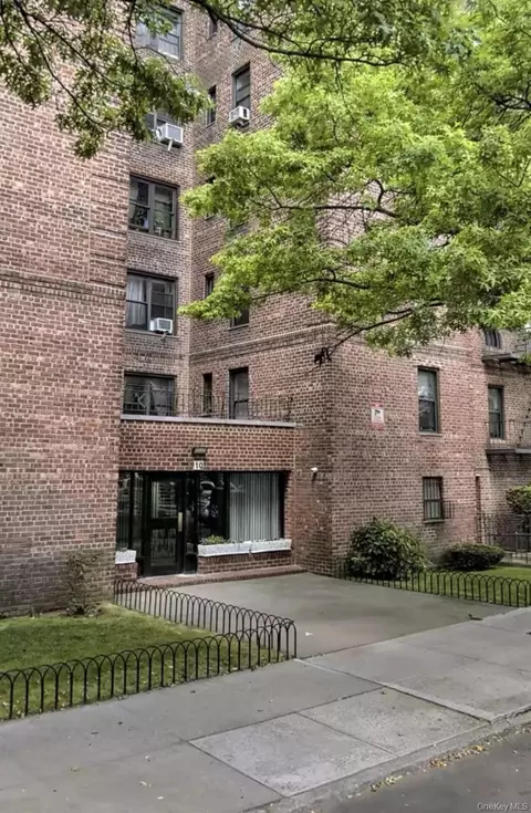 40 E 43rd St #3B, Brooklyn, NY 11203