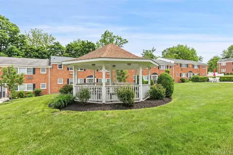 1879 Crompond Rd #F3, Peekskill, NY 10566