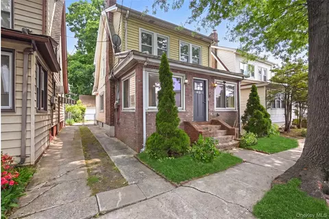 9122 Springfield Blvd, New York, NY 11428
