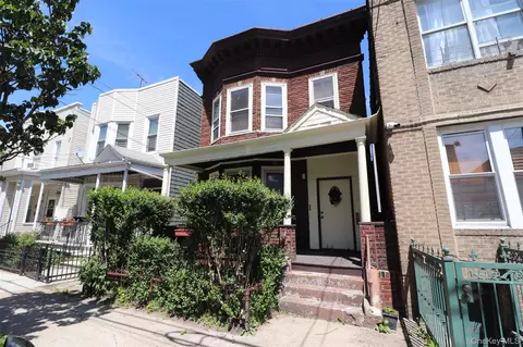 1918 Holland Ave, New York, NY 10462