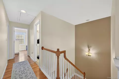 Entry Way - 3 Pinehurst Cir, Monroe, NY 10950 photo 5 of 5