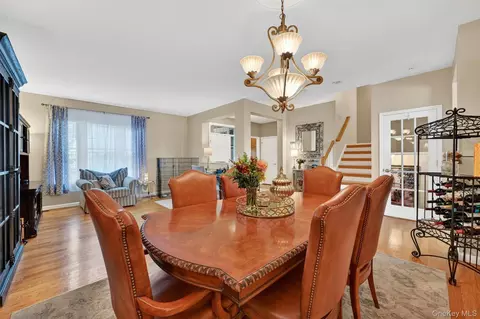 Dining - 3 Pinehurst Cir, Monroe, NY 10950 photo 2 of 6