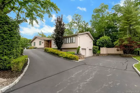 9 S Cranford Rd, Clarkstown, NY 10954