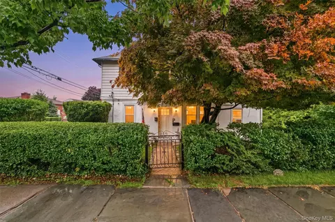 25 Fowler Ave, Yonkers, NY 10701