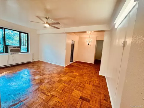 1560 Unionport Rd #3G, New York, NY 10462